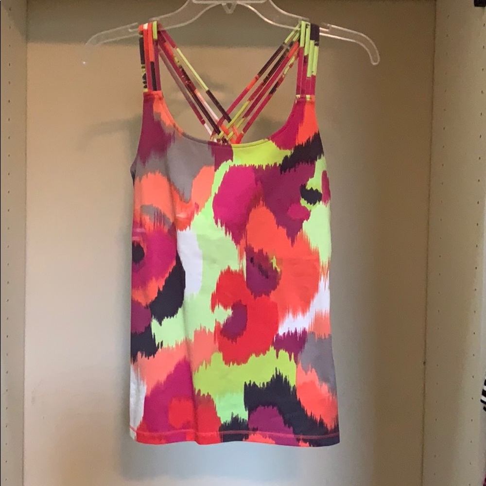 LIKE NEW CALVIN KLEIN Active top